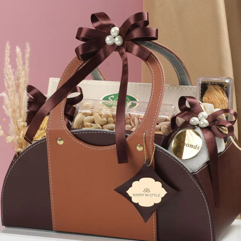 Cocoa Luxe Hamper, 915g Net Contents - Image 4