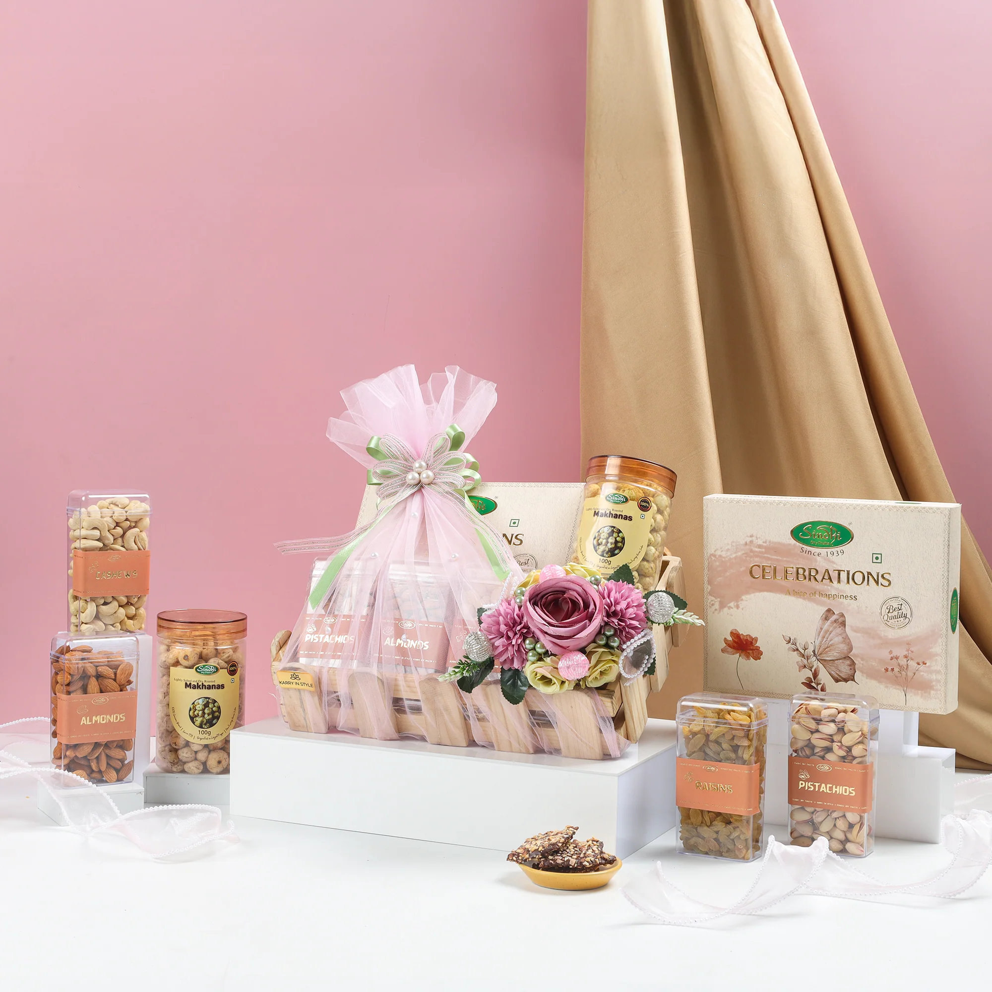 Premium Gift Hamper, 900g Net Contents - Image 2